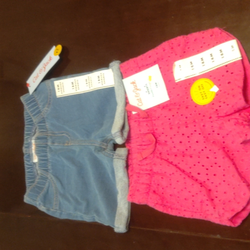 New tag shorts 18m